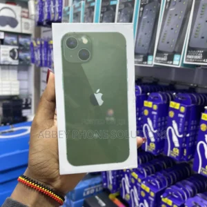 New Apple iPhone 13 128 GB Green